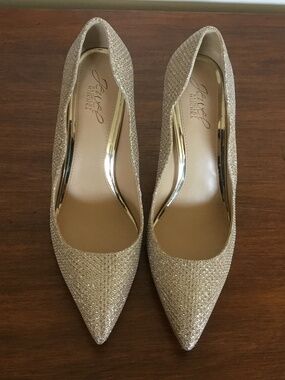 Jewel Badgley Mischka Gold Stiletto Shoes